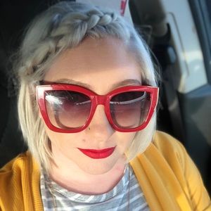 Meet your Posher, Ashley